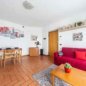  Apartamento Cozy Apt - Private Parking & Terrace Italia