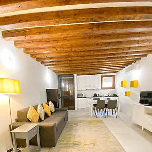  Apartamento Isa Lovely In Italia